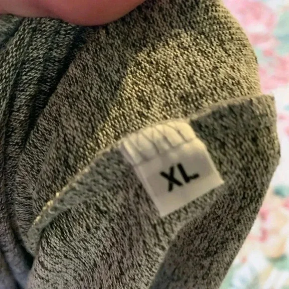 Top for Women’s Long Sleeve Gray Size XL - Picture 7 of 7